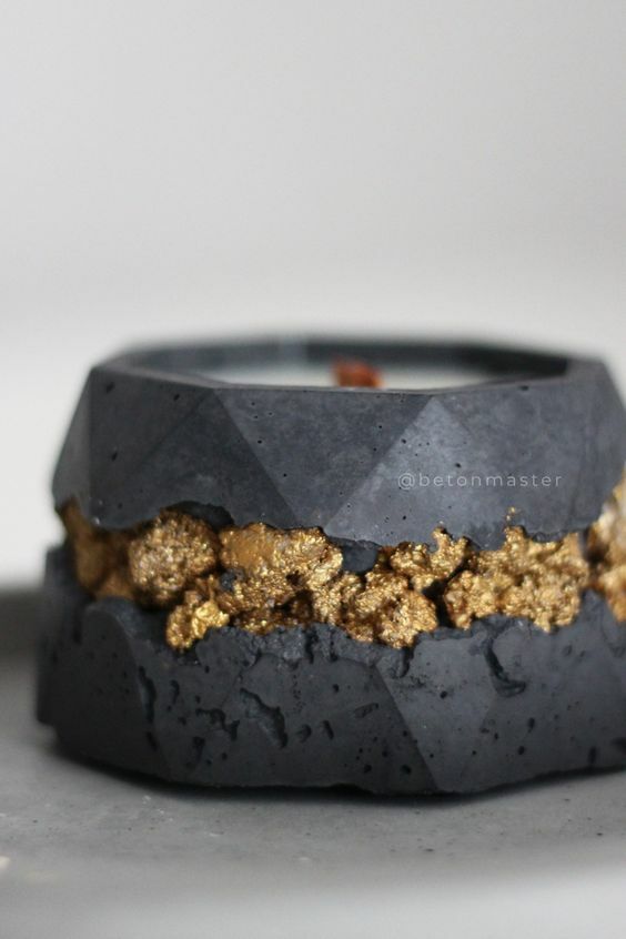 Свеча "Чёрное золото"